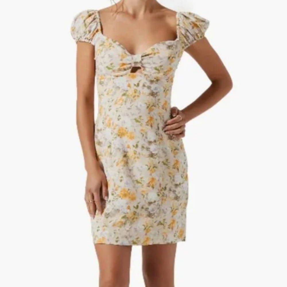 ASTR the label cap sleeve floral dress